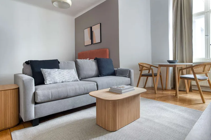Beeindruckende 1-Zimmer Wohnung in Friedrichshain - voll möbliert — photo 1